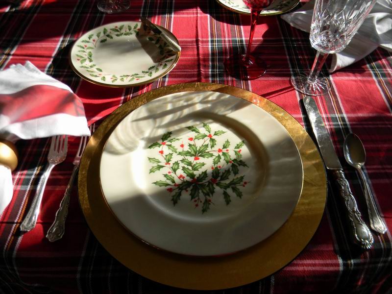 Посуда для сервировки новогоднего стола